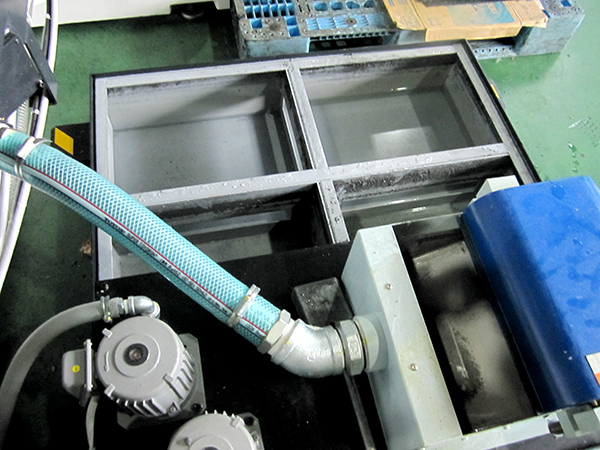 水の入れ替え作業